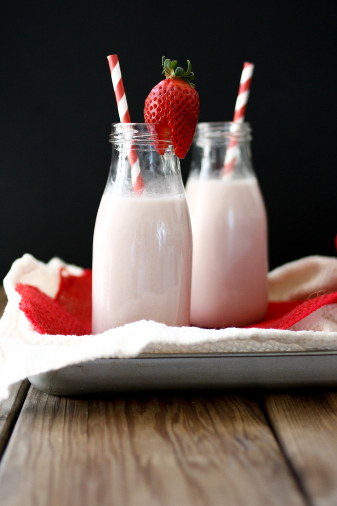 vegan-homemade-strawberry-milk-syrup-no-refined-sugar-16