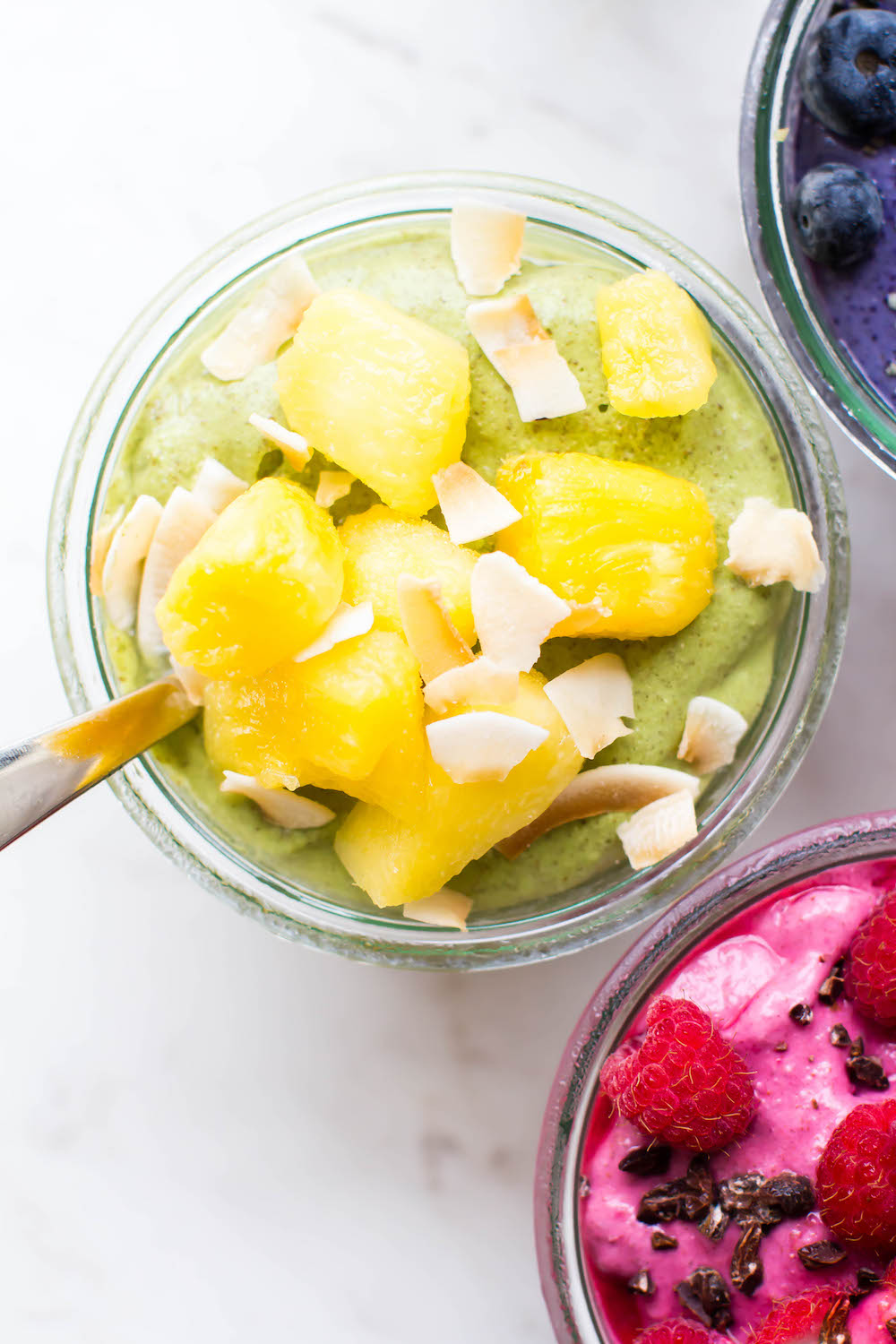 Pineapple Coconut Green Smoothie Bowl