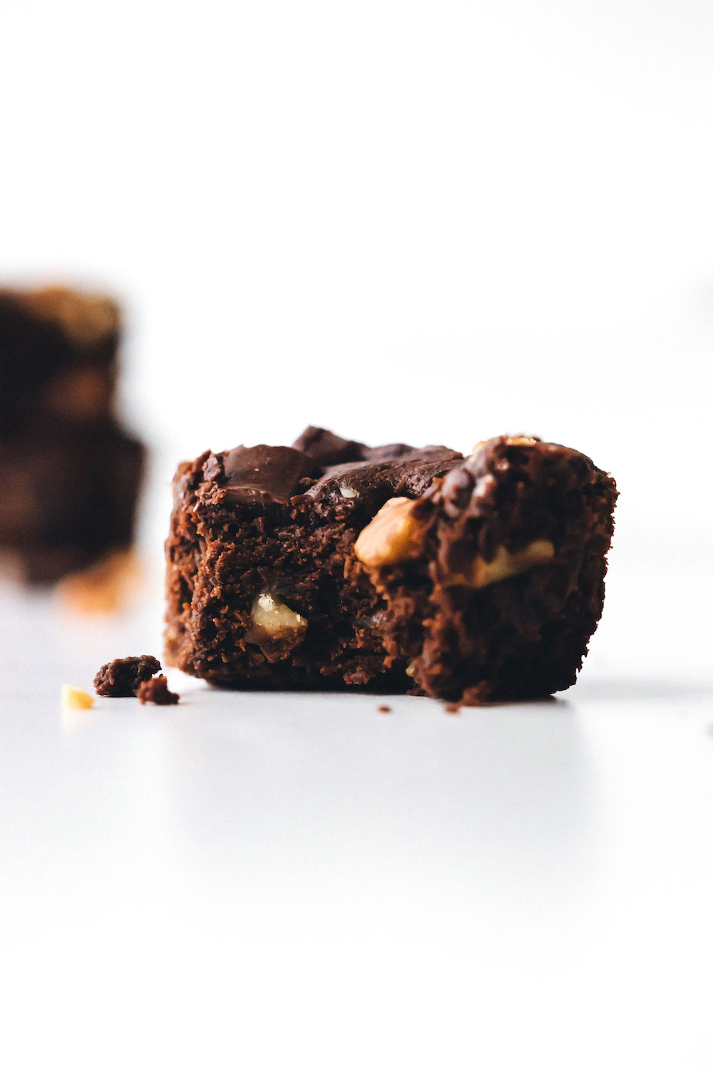 Walnut Chocolate Chunk Brownies (vegan + paleo)