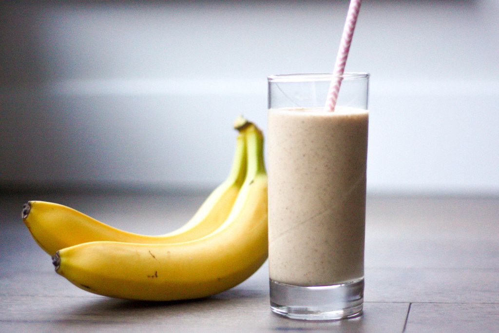 Majoon (Banana and Date) Smoothie - Ahead of Thyme